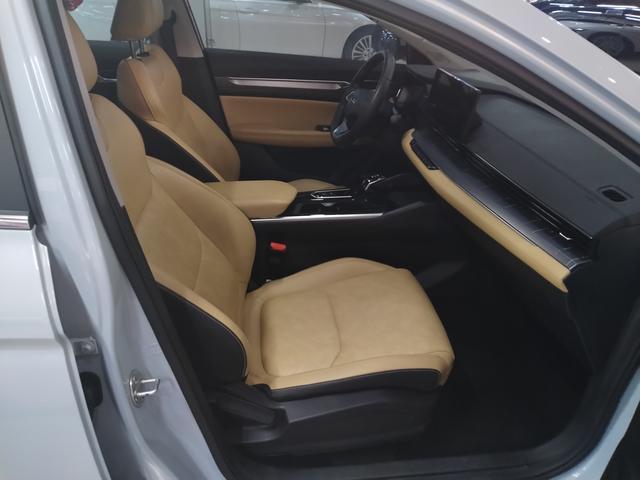 Geely Emgrand L HiP