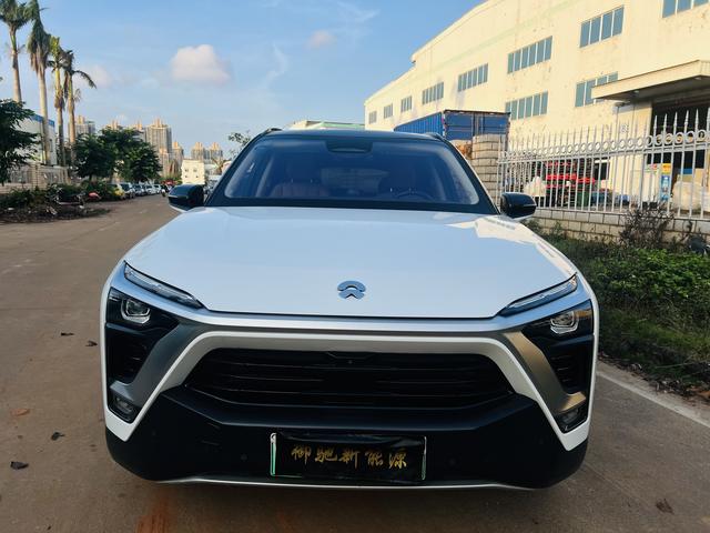 NIO ES8