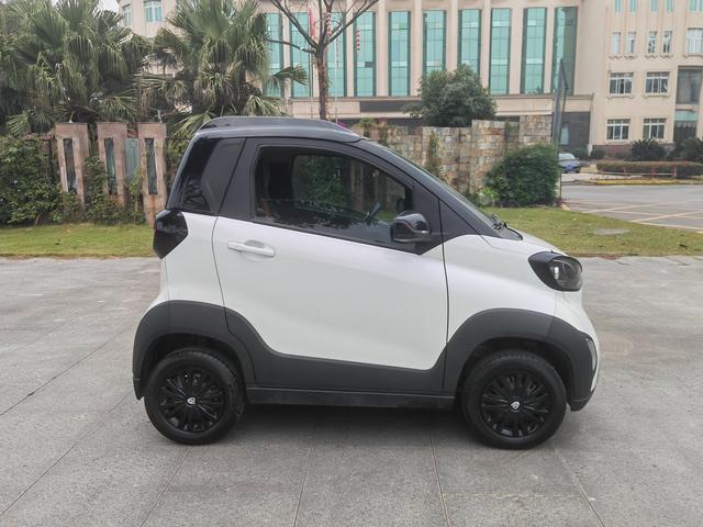 Baojun E100