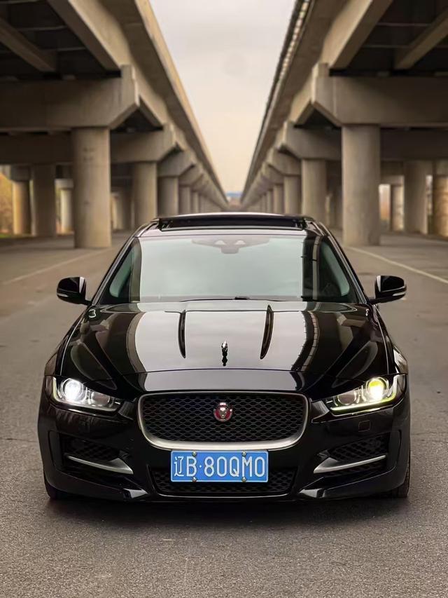 Jaguar XE