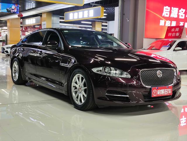 Jaguar XJ