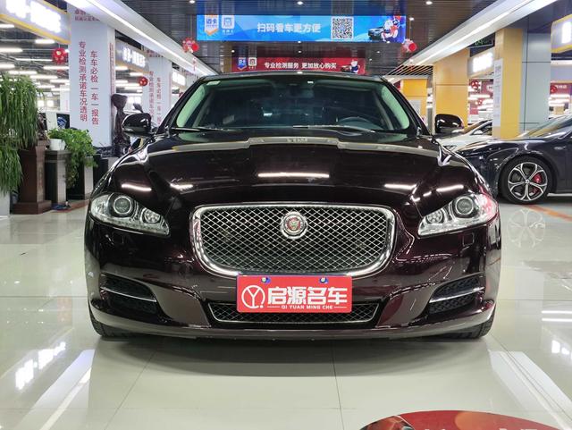 Jaguar XJ