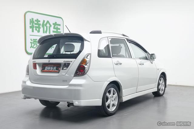 Suzuki Liana