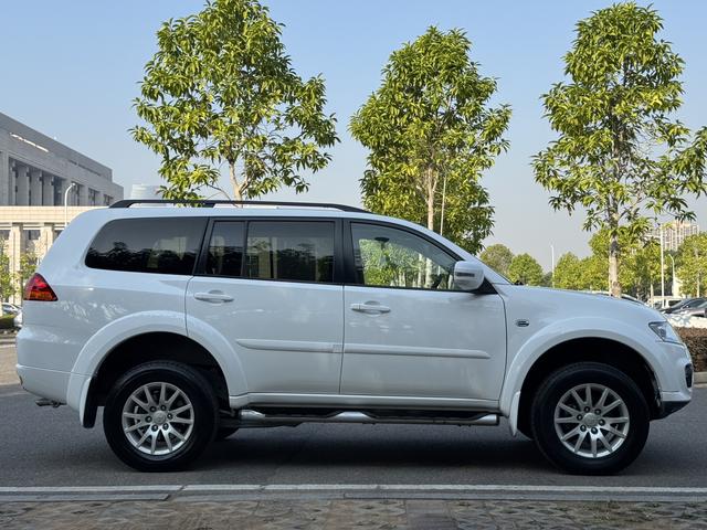 Mitsubishi Pajero Jinchang