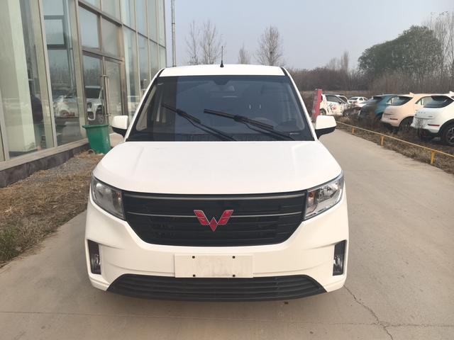 Wuling Hongguang PLUS