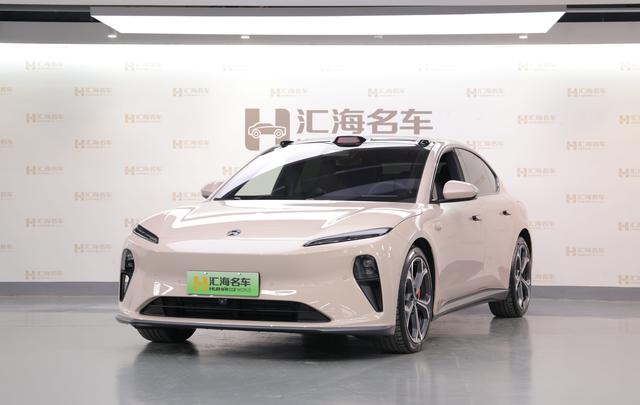 NIO ET5