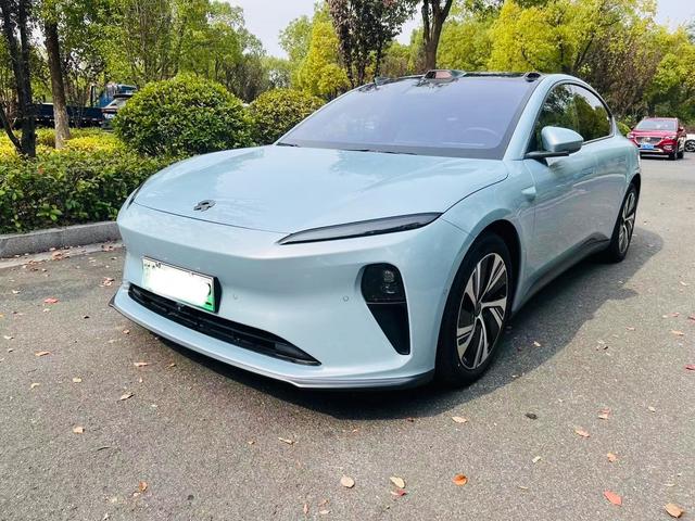 NIO ET5