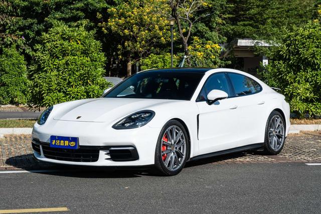 Porsche Panamera E-Hybrid