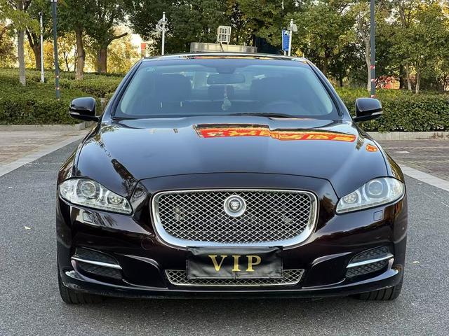 Jaguar XJ