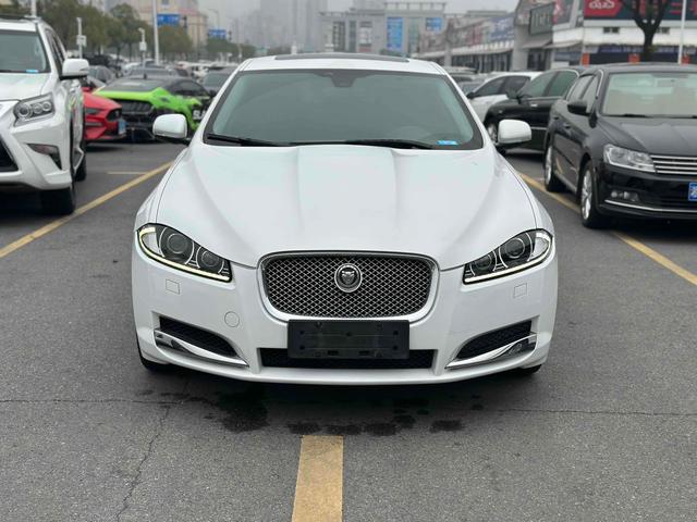 Jaguar XF