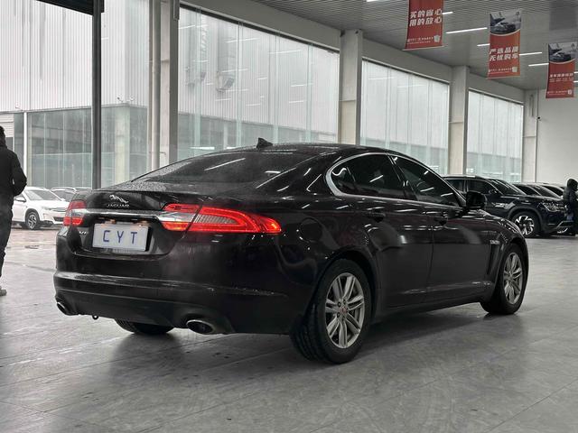 Jaguar XF