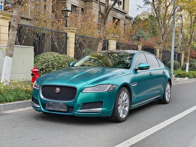 Jaguar XFL