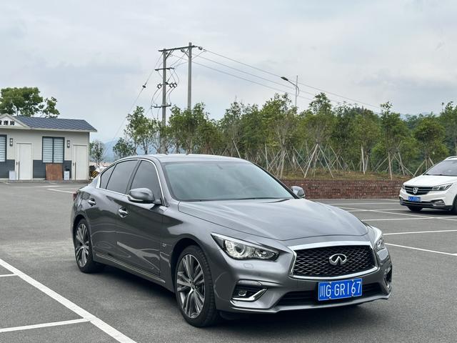 Infiniti Q50L