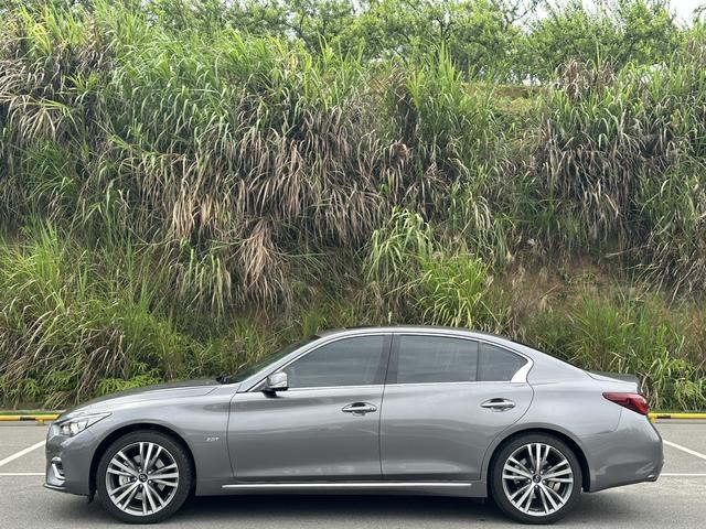 Infiniti Q50L