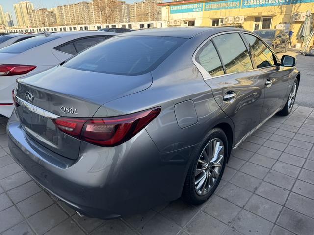 Infiniti Q50L