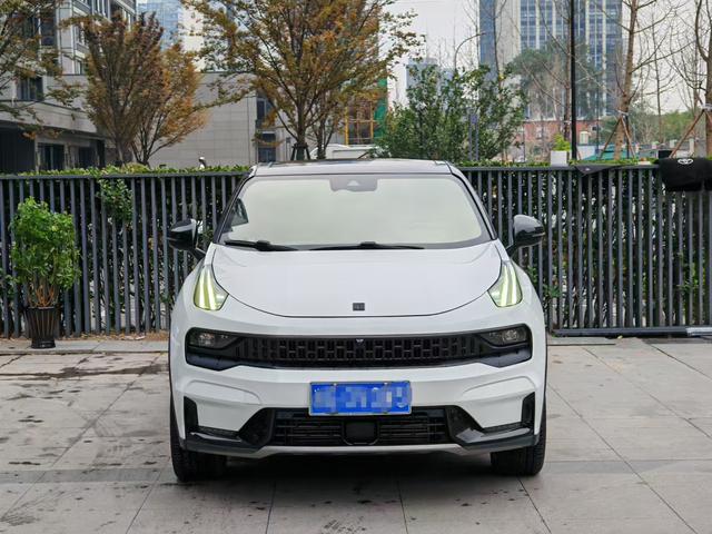 Lynk & Co 05