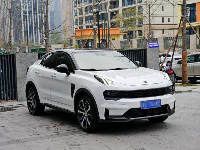 Lynk & Co 05