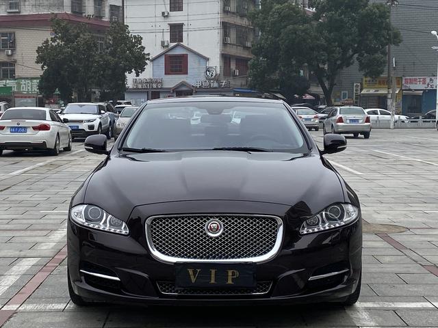 Jaguar XJ