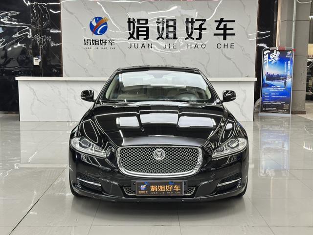 Jaguar XJ