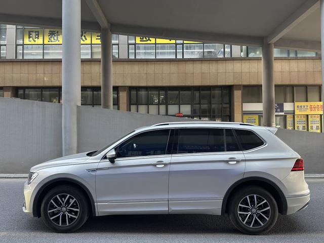 Volkswagen Tiguan L PHEV