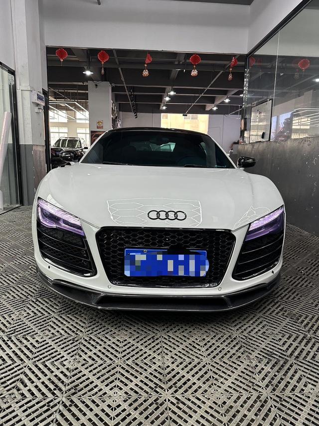 Audi R8