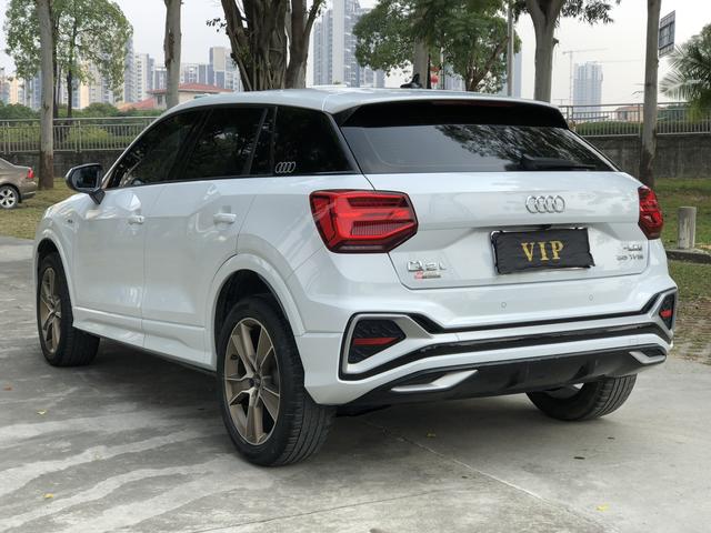 Audi Q2L