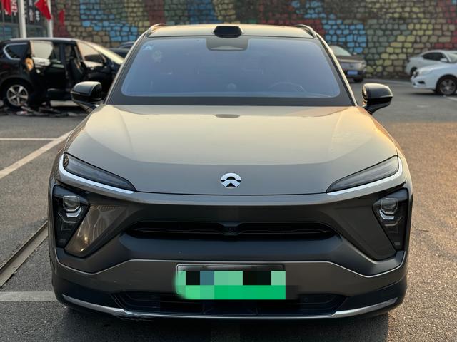 NIO ES6