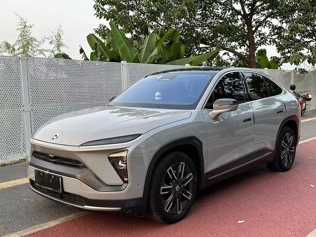 NIO ES6