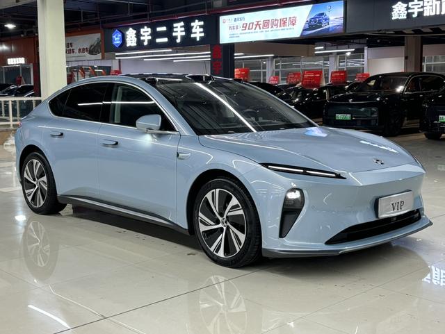 NIO ET5