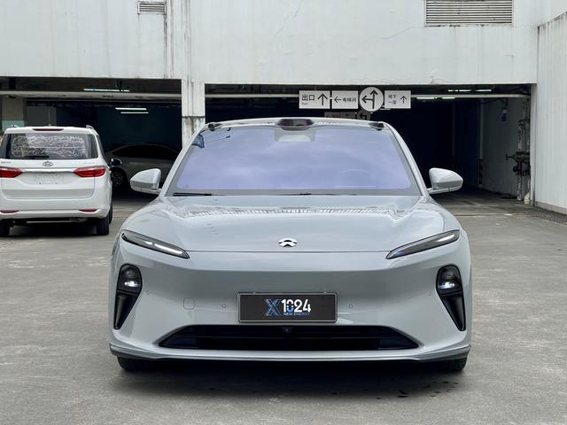 NIO ET5