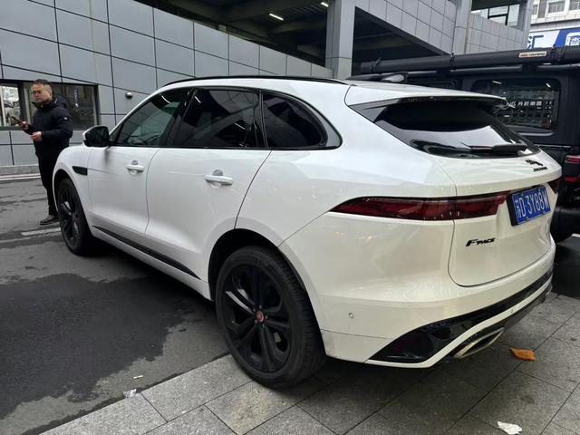 Jaguar F-PACE