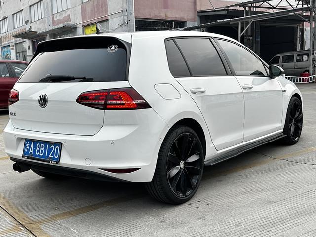 Volkswagen Golf PHEV (imported)