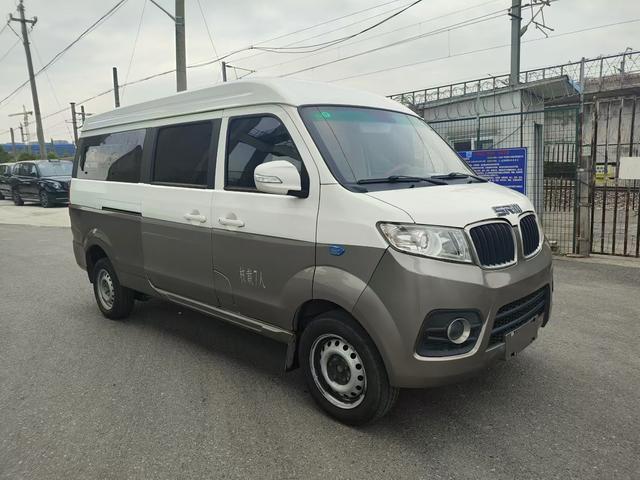 SRM Xinyuan Hiace EV