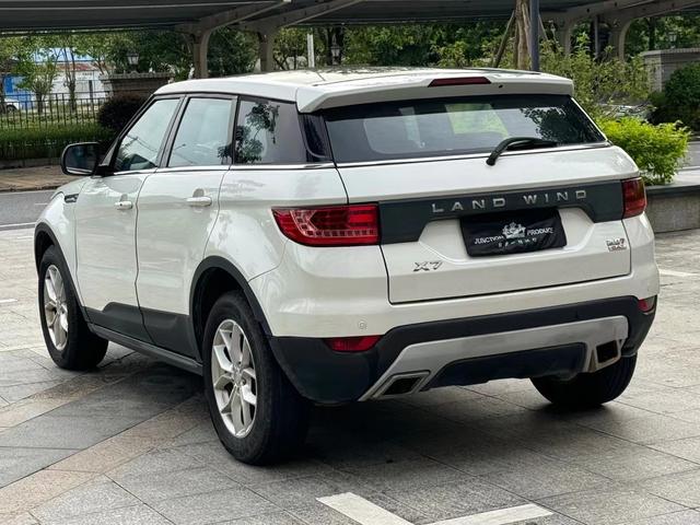 Lu Feng Landwind X7