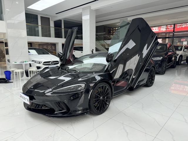 McLaren GT