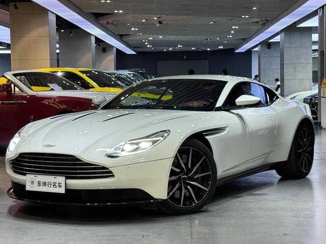 Aston Martin DB11