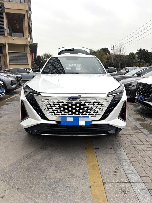 Oshan Changan Auchan Z6