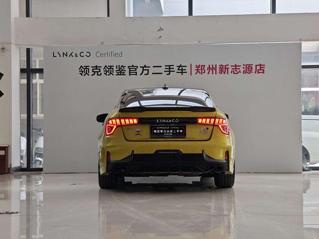 Lynk & Co 03