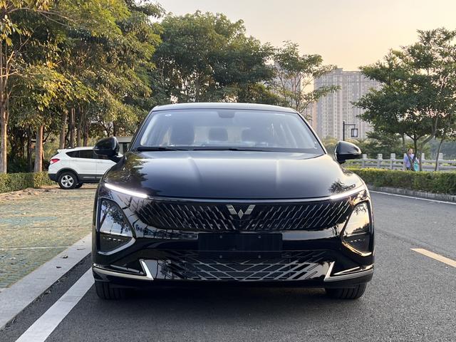 Wuling Starlight PHEV