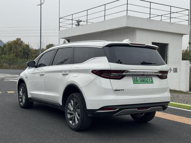 Geely Jiaji PHEV