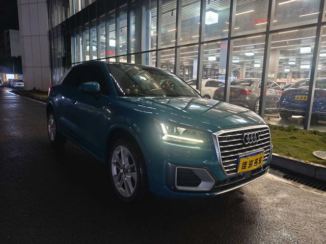 Audi Q2L