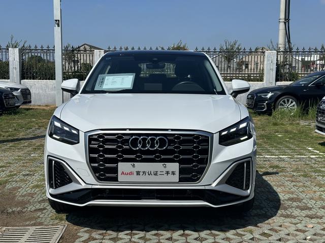 Audi Q2L