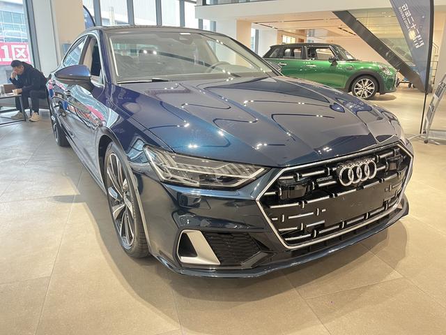 Audi A7L