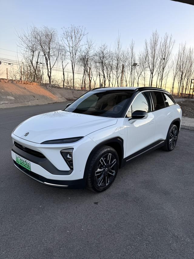 NIO ES6