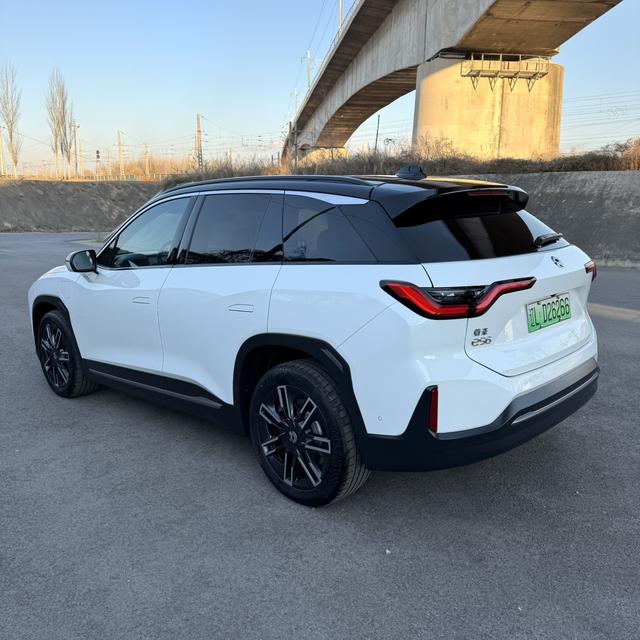 NIO ES6