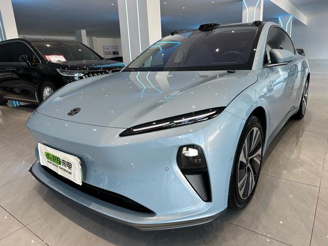 NIO ET5