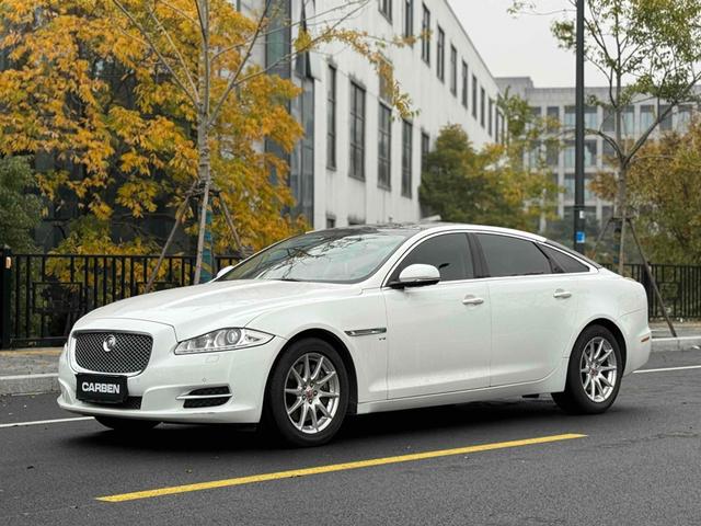 Jaguar XJ