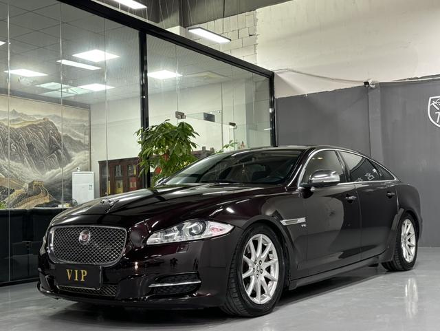 Jaguar XJ