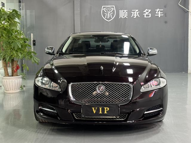 Jaguar XJ