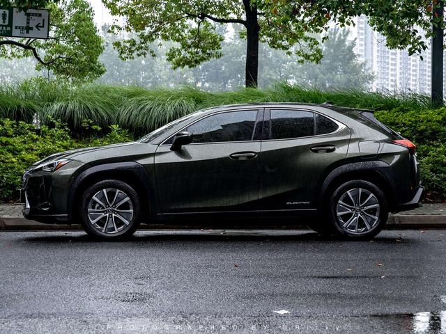 Lexus UX EV